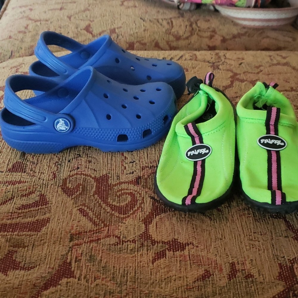 CROCS AND FRISXY